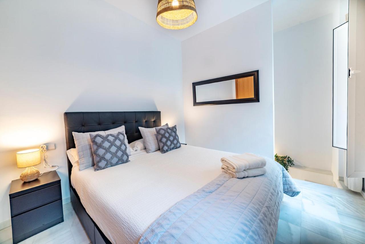 Alohamundi Velarde II Apartment Seville Luaran gambar