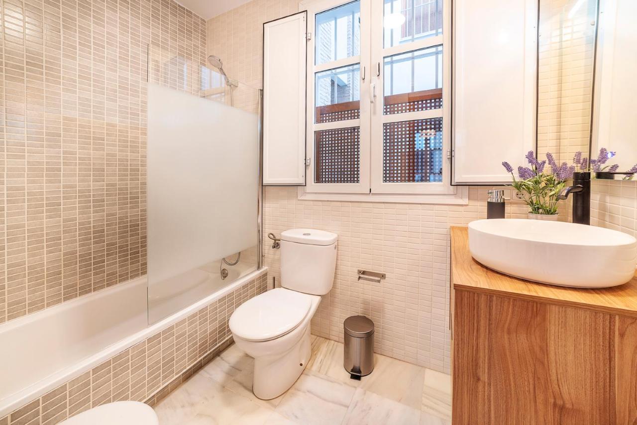 Alohamundi Velarde II Apartment Seville Luaran gambar