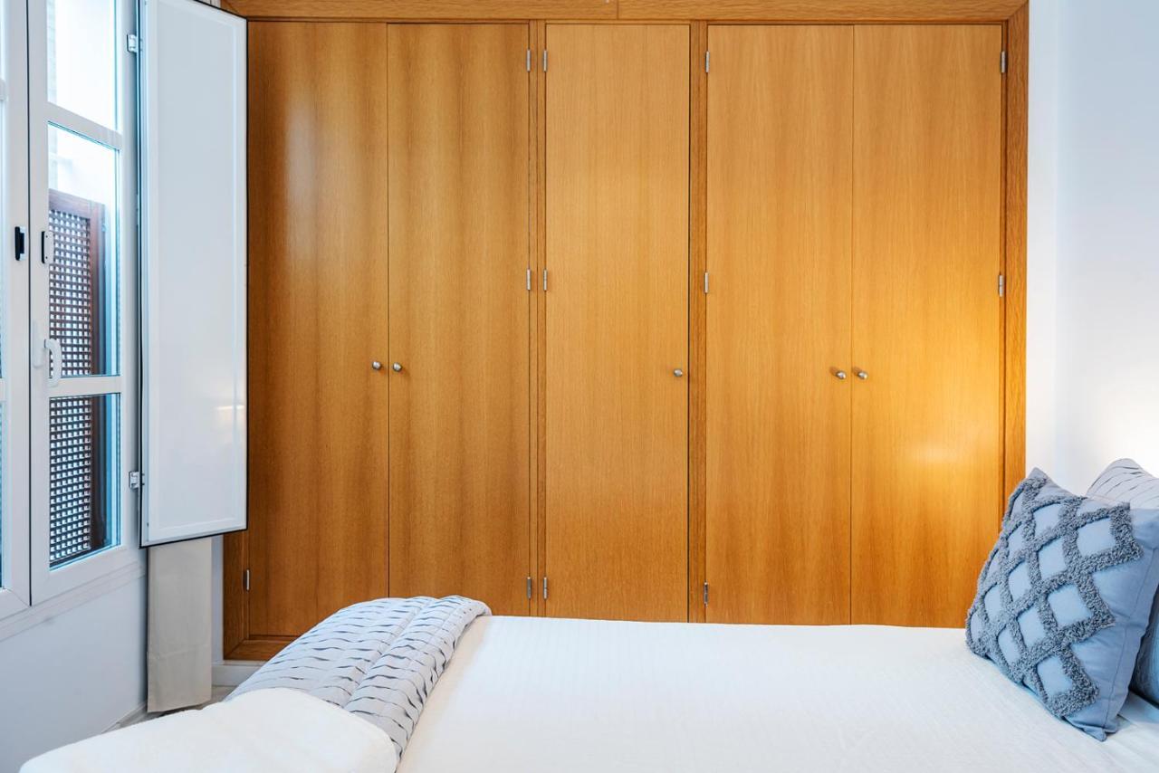 Alohamundi Velarde II Apartment Seville Luaran gambar