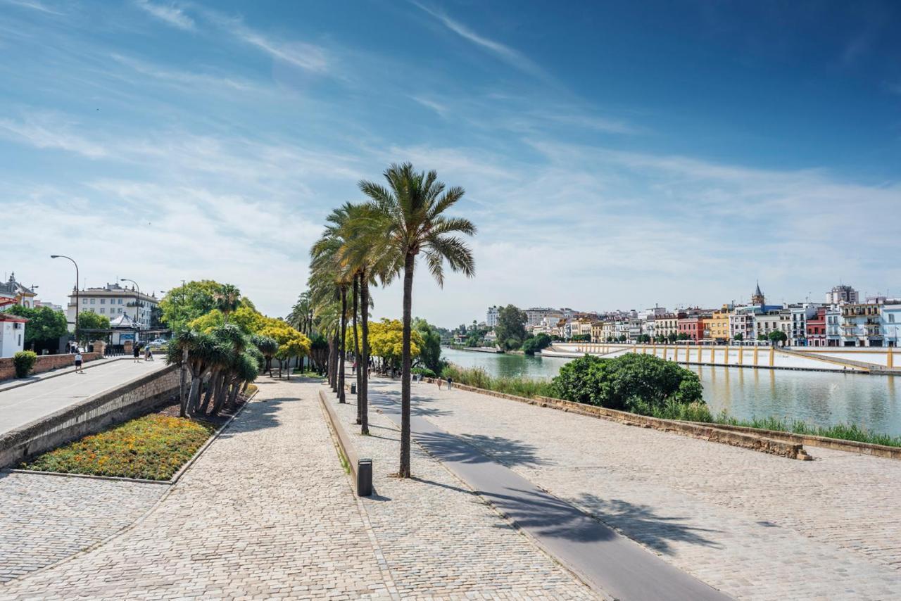 Alohamundi Velarde II Apartment Seville Luaran gambar